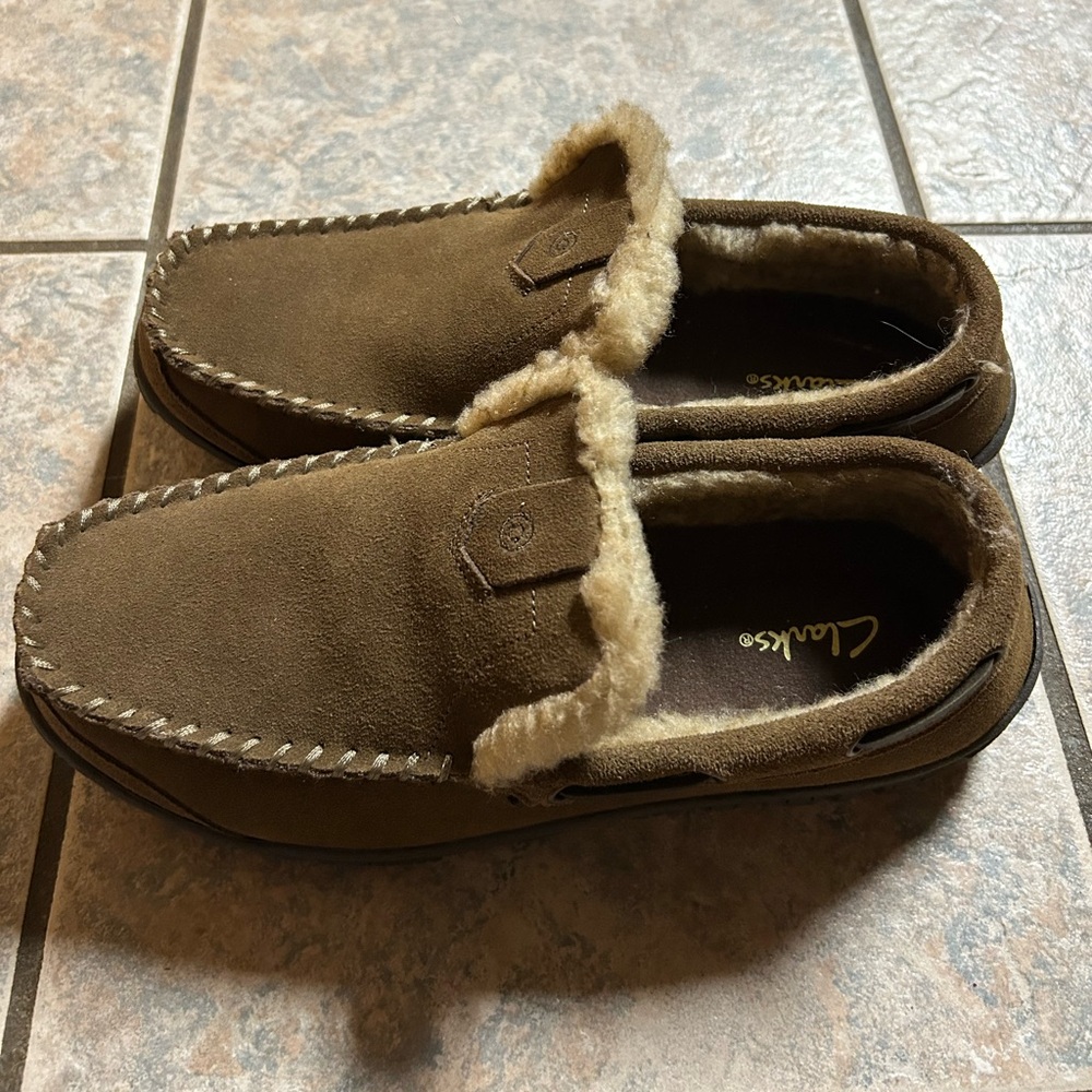 Clarks Men's size 10 Venetian Moccasin Faux Fur Slipper